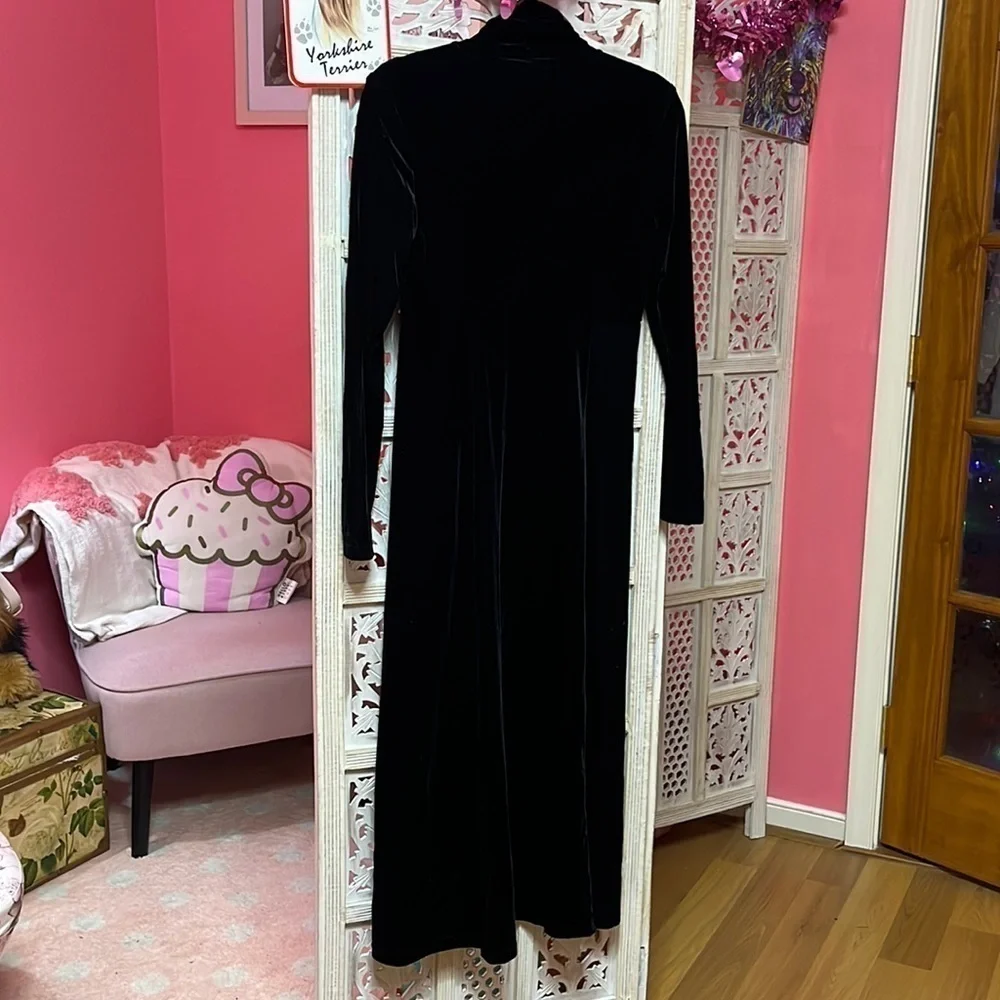 Moda Intl Velvet Dress - Picture 4 of 5